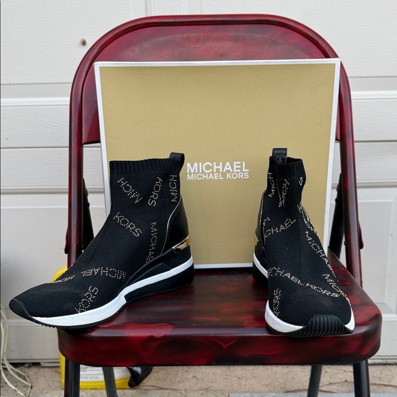 Michael Kors Black and Gold Knit Sneakers with Box - Picture 1 of 9